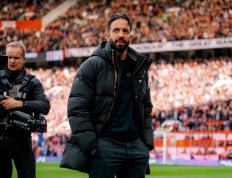 荷兰资深球员宣布退役再见英雄